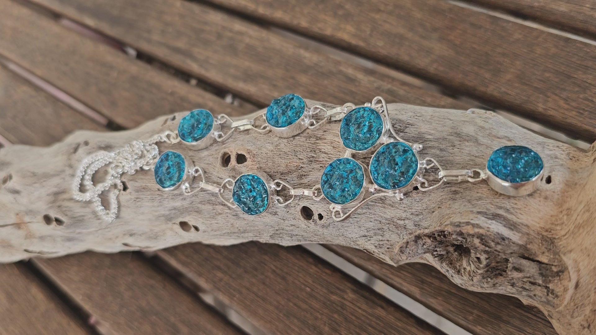 Lindo collar azul  para cualquier ocasión