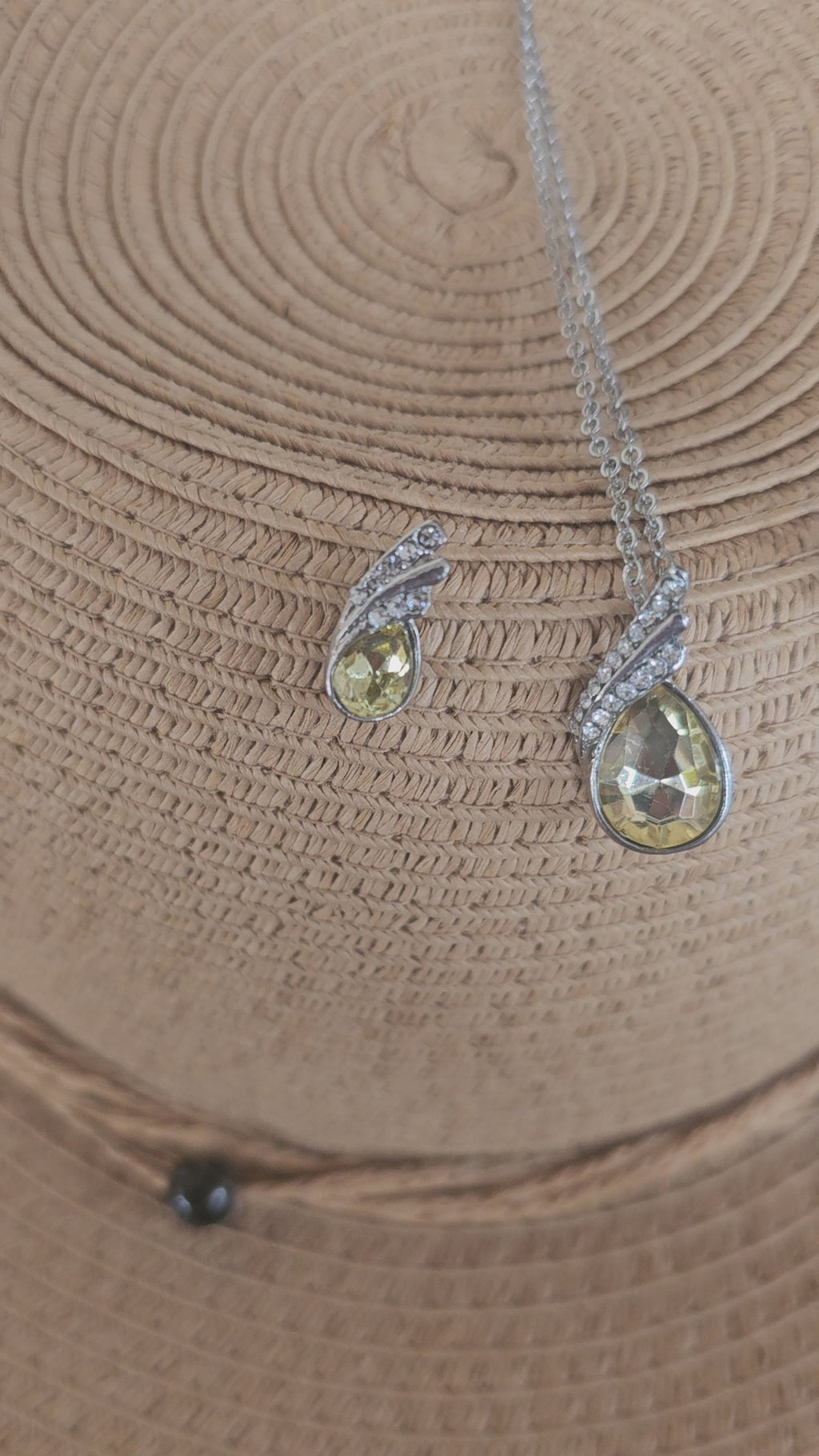 Conjunto de Collar y Pendientes de Cristal Amarillo Elegancia Silvestre