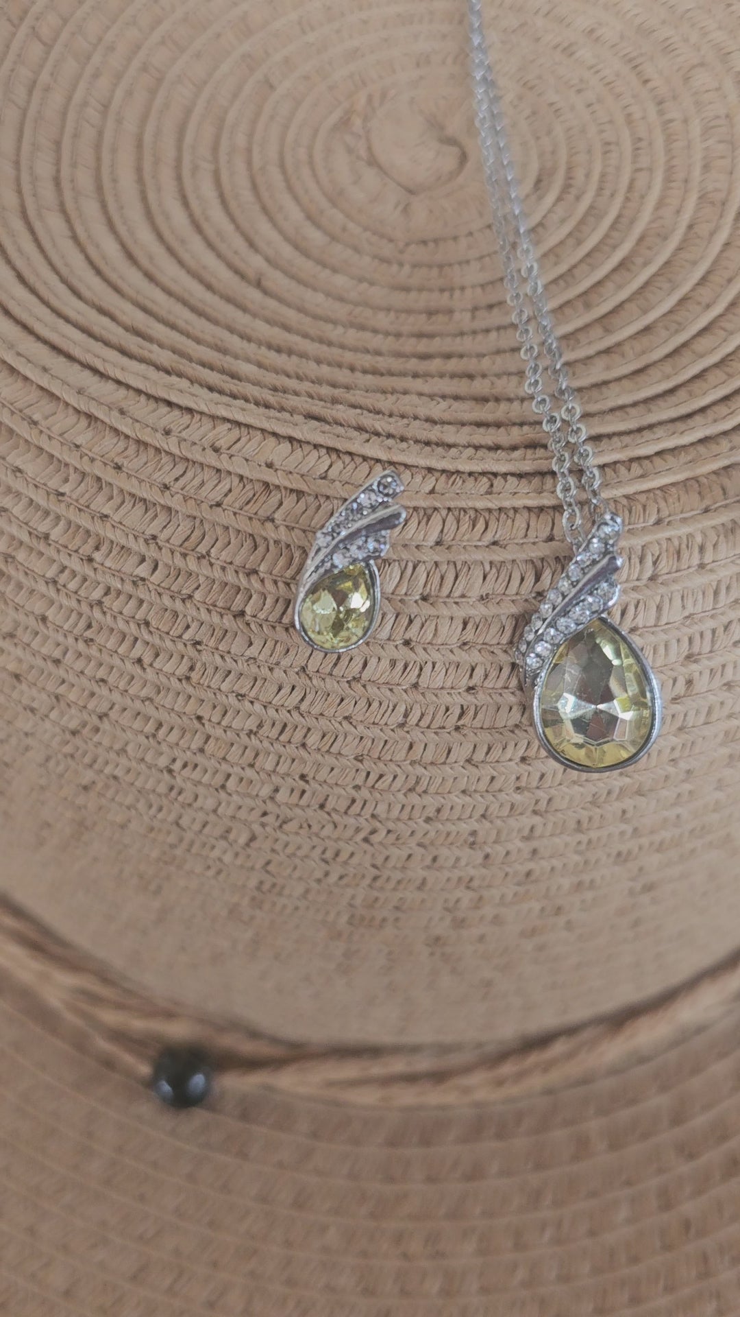 Conjunto de Collar y Pendientes de Cristal Amarillo Elegancia Silvestre
