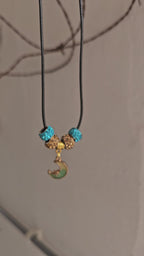 Collar Místico con Colgante de Luna, Estrella y Charms Brillantes