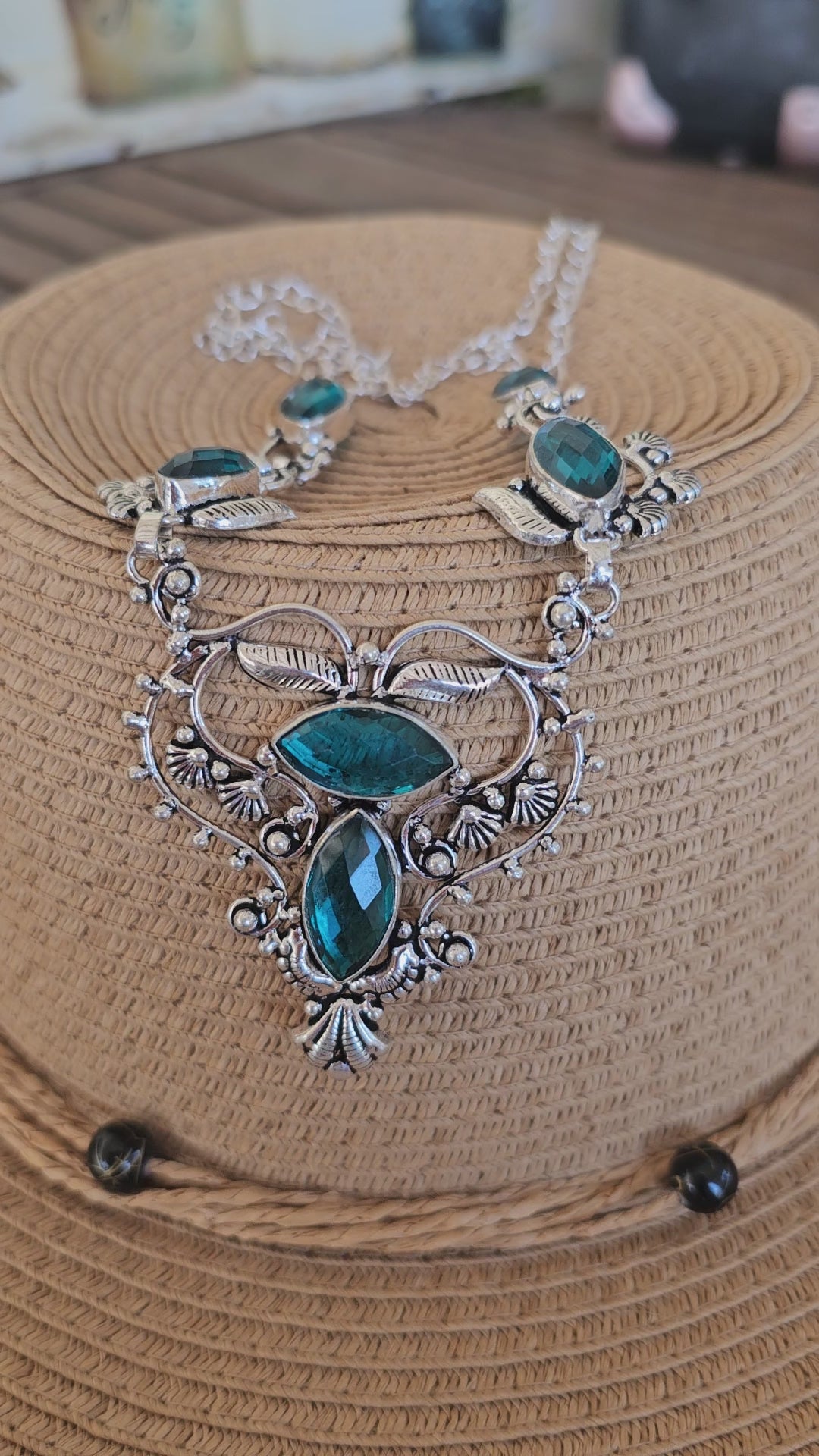 Collar delicado y elegante