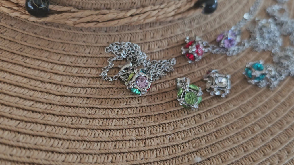 Collares con colgante de bola redonda con de metal de moda para mujer, colores diferentes