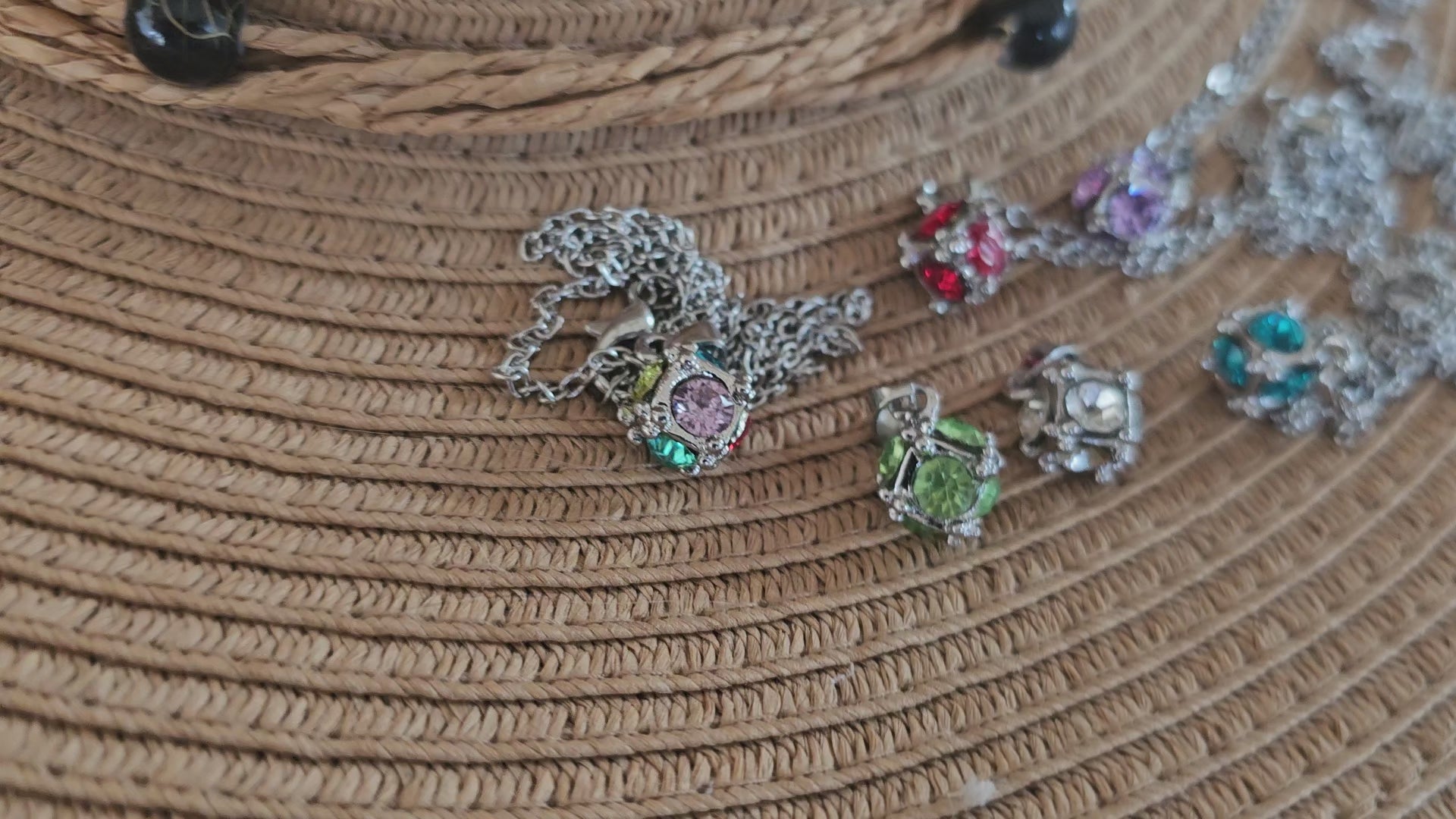 Collares con colgante de bola redonda con de metal de moda para mujer, colores diferentes