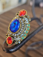 Enorme y magnífico anillo diseño audaz