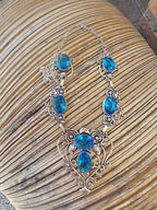 Collar delicado y elegante