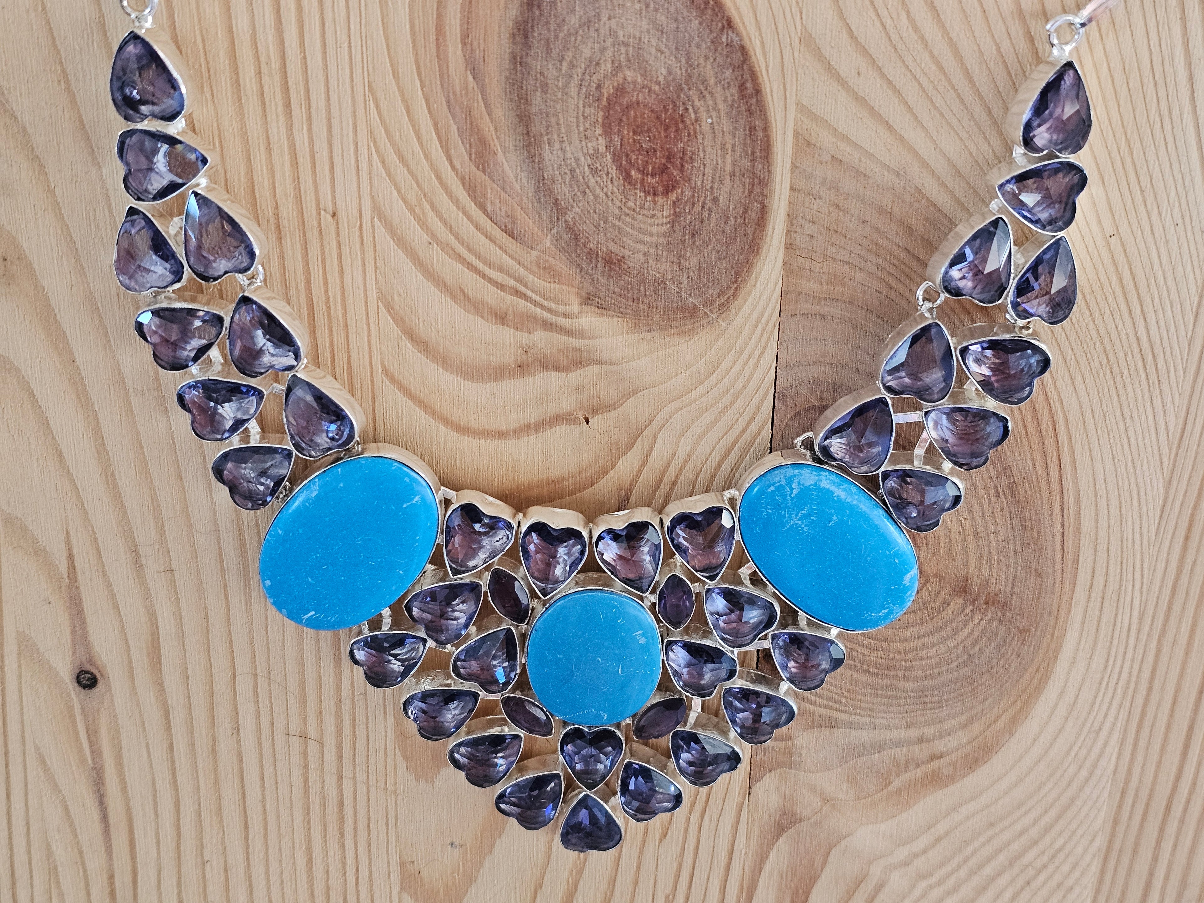Collar espectacular en tonos de azul