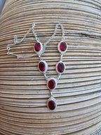 Lindo collar rojo para cualquier ocasión