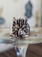 Cabeza de lobo en anillo