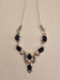 Collar delicado y elegante