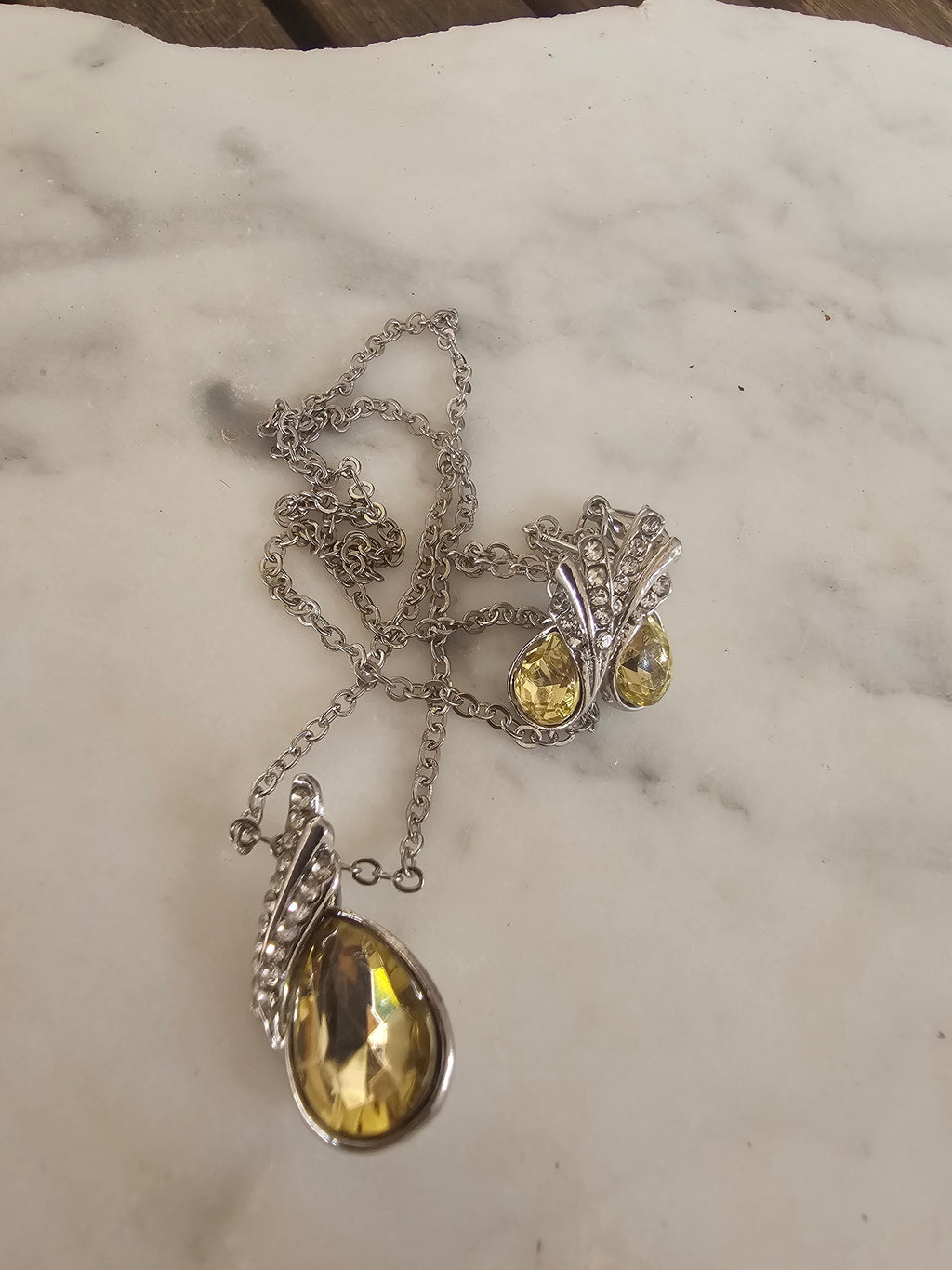 Conjunto de Collar y Pendientes de Cristal Amarillo Elegancia Silvestre