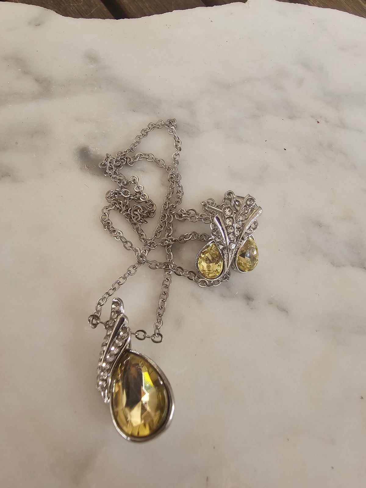 Conjunto de Collar y Pendientes de Cristal Amarillo Elegancia Silvestre