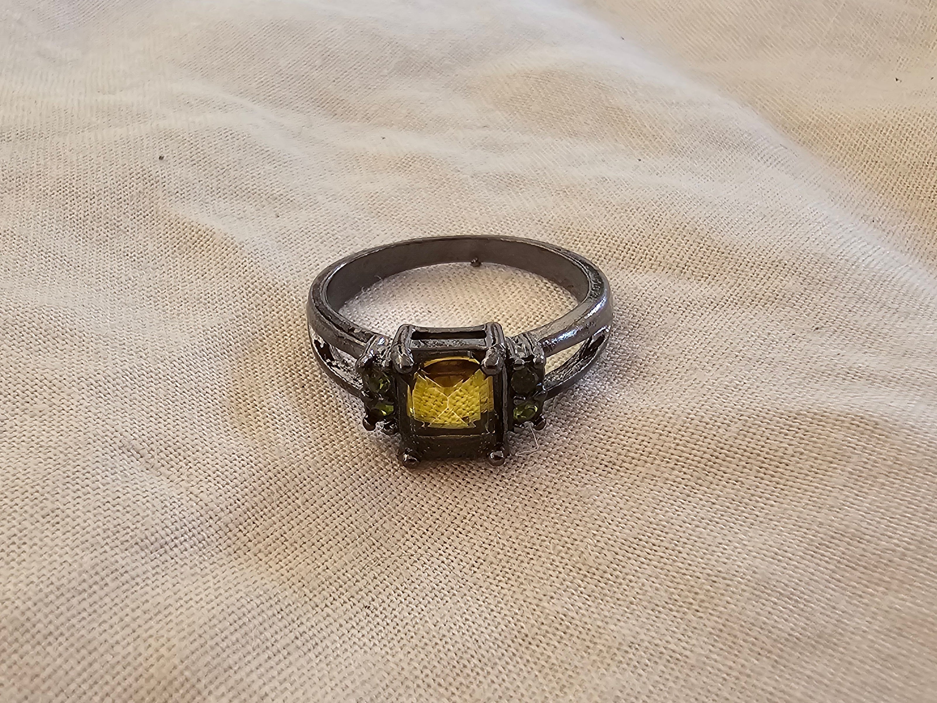 Anillos clásicos con piedra cristal de varios colores