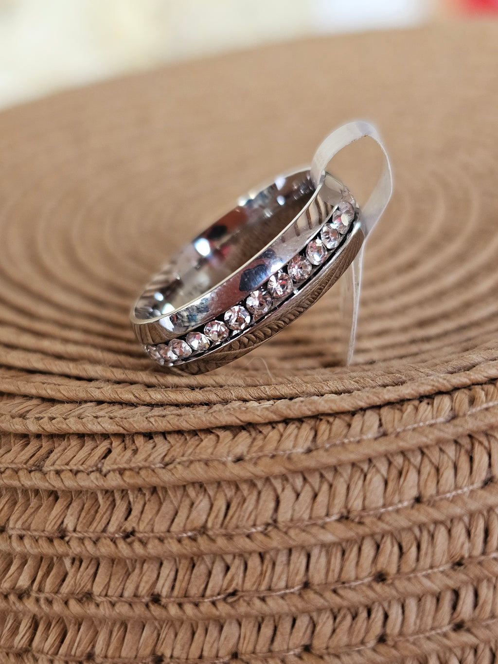 Anillo con cristales, varios colores