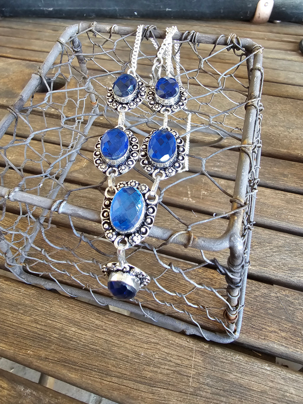 Lindo collar azul para cualquier ocasión