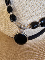 Collar elegante negro