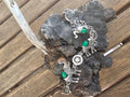 Pulsera Estilo Étnico con Elefantes y Piedras Verdes