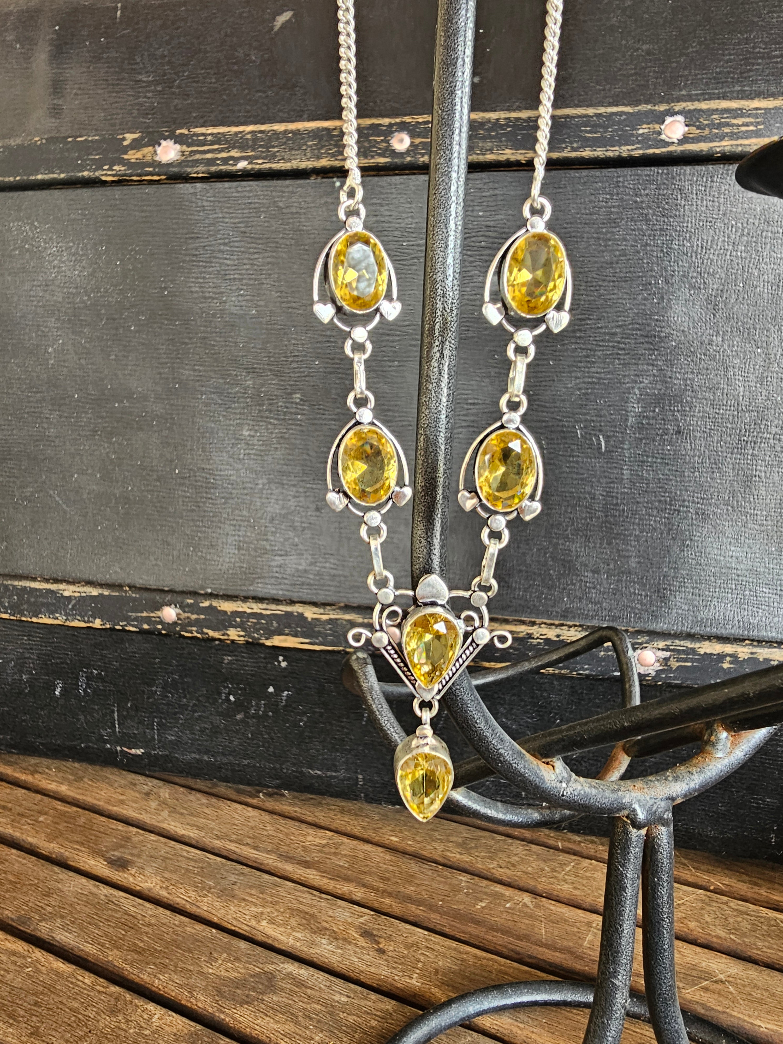 Romántico collar lavalier