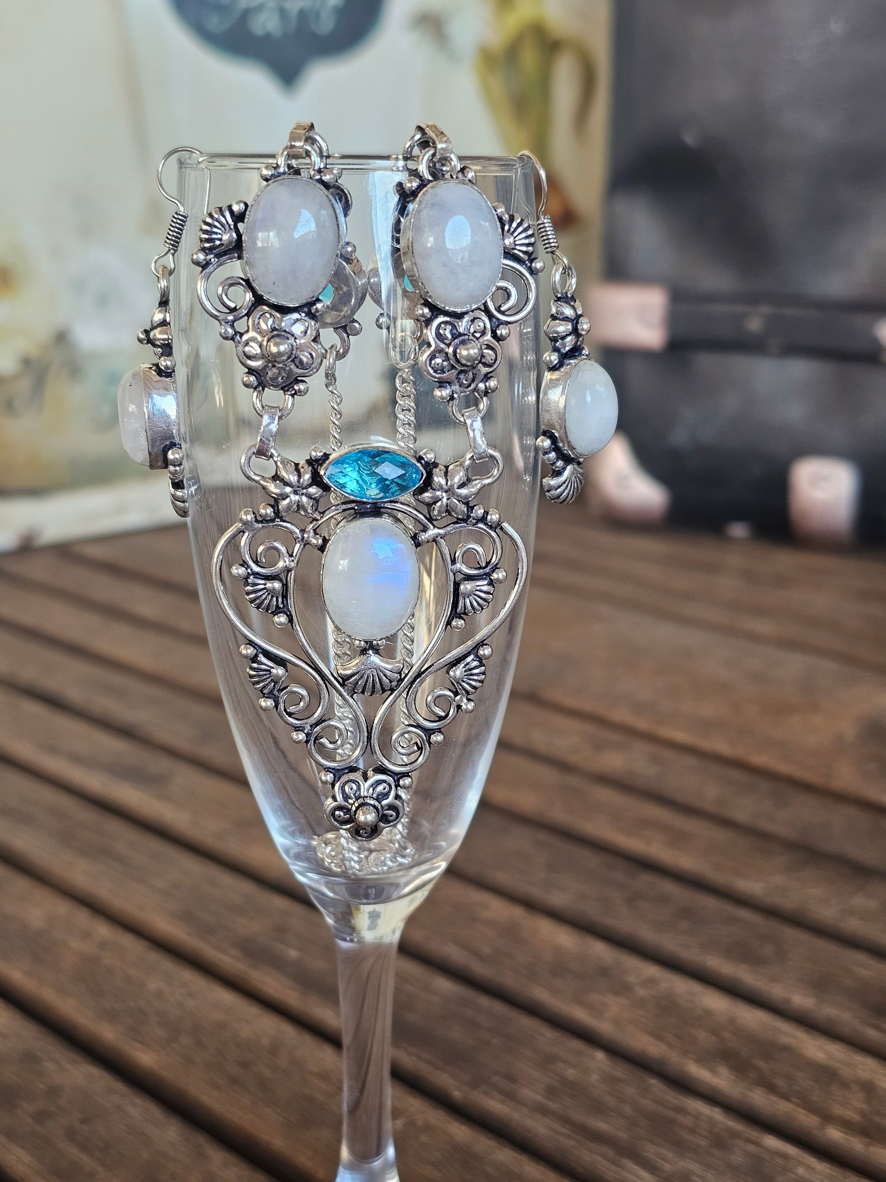 Hermoso conjunto de collar y pendientes