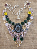 Collar magnífico con colores