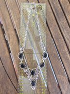 Collar delicado y elegante