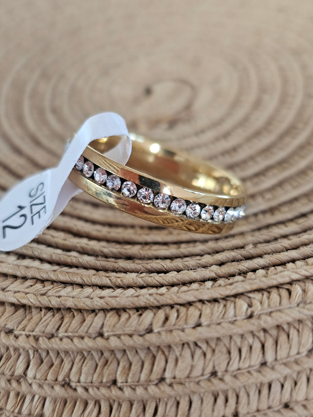 Anillo con cristales, varios colores