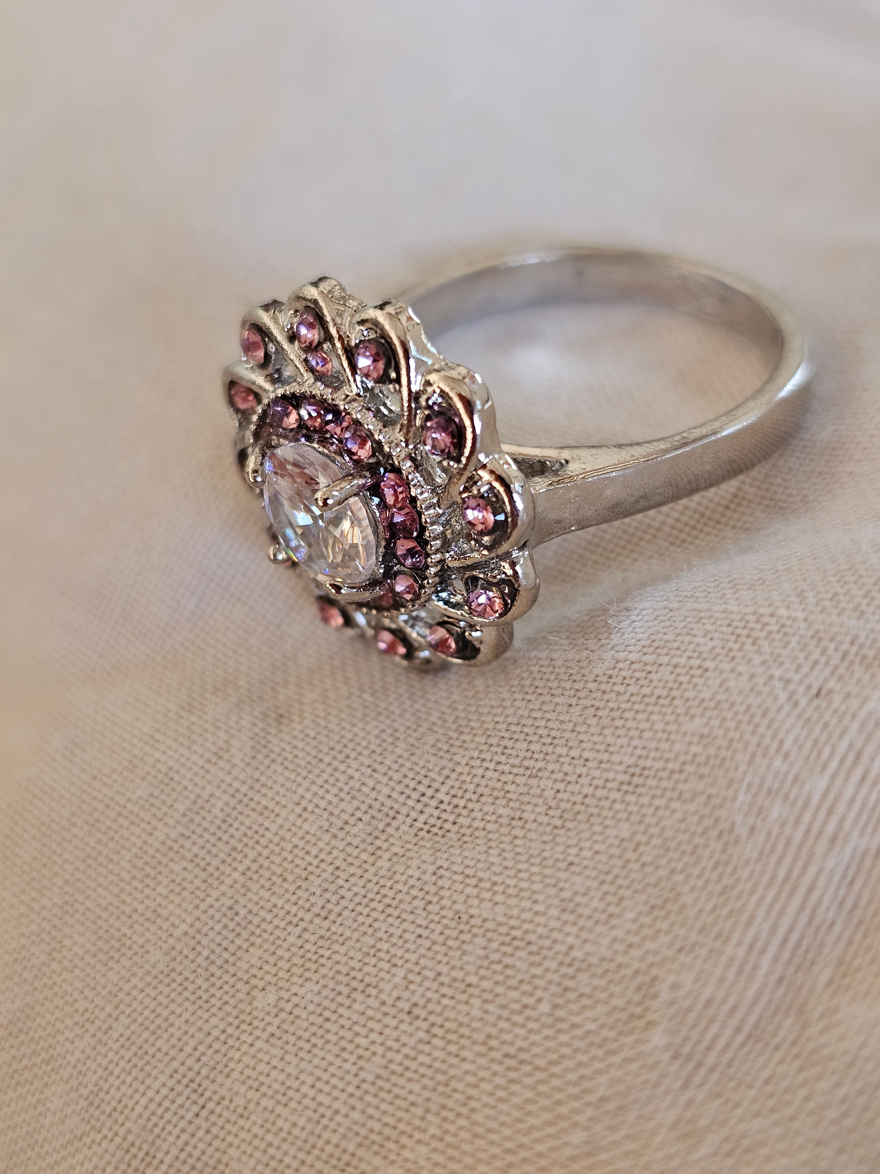 Anillo romántico y delicado