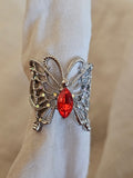 Anillo de mariposa plateada