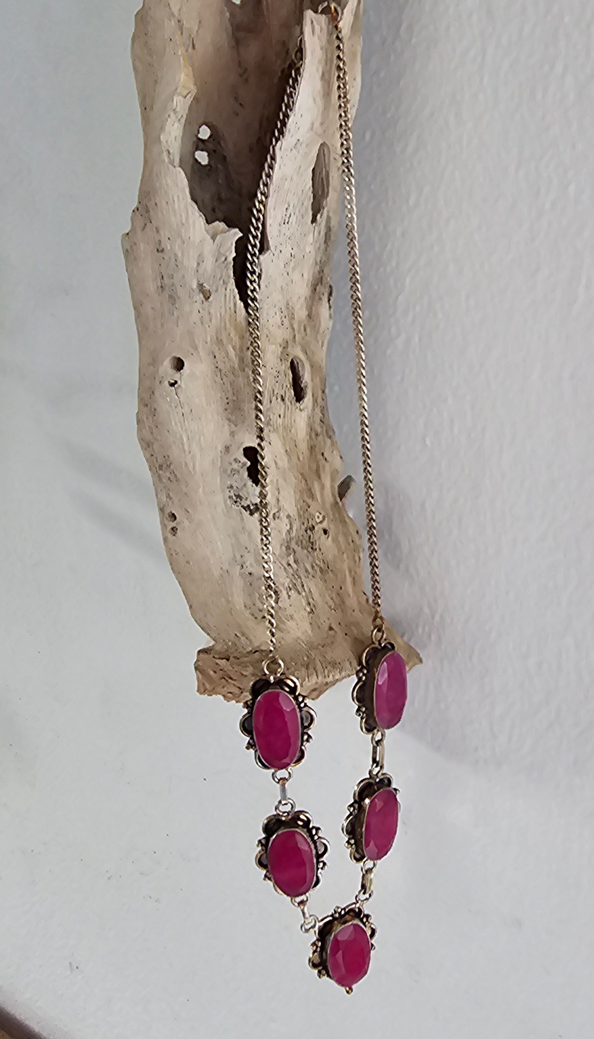 Collar púrpura lindo