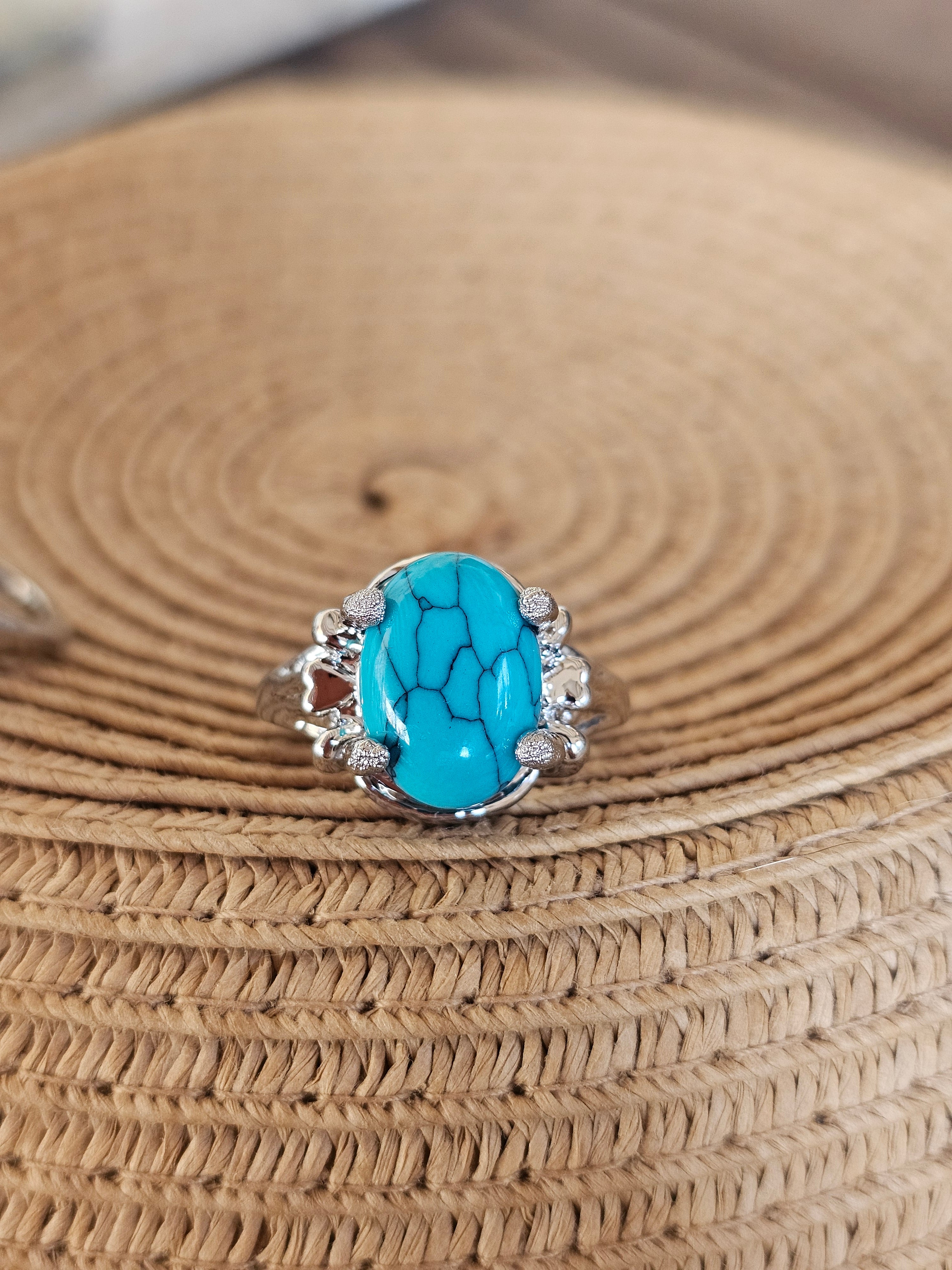 Bohemio anillo con engastes tipo garra