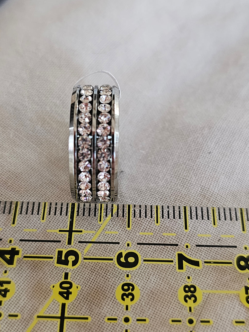 Anillo de dos filas de cristales