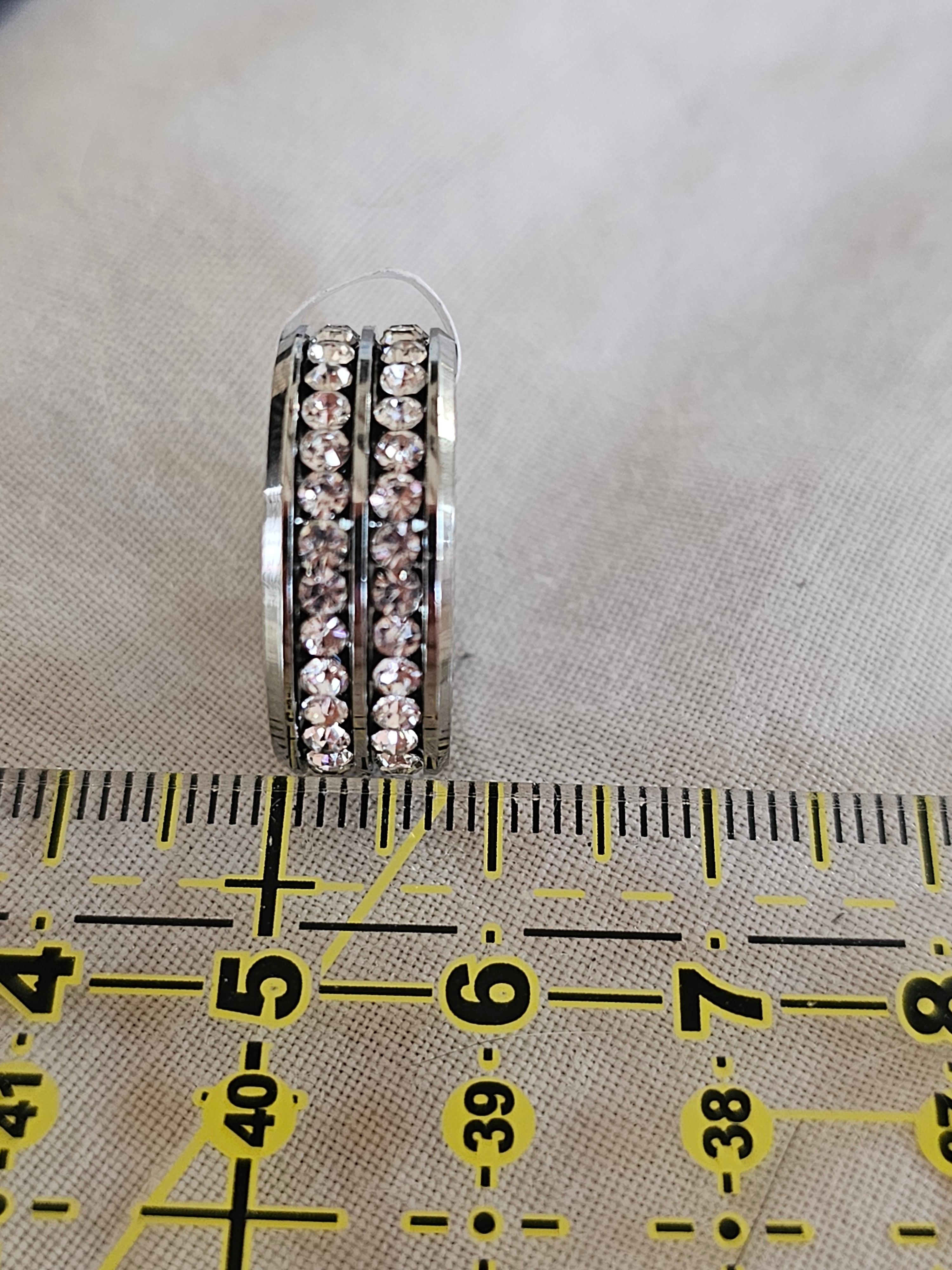 Anillo de dos filas de cristales