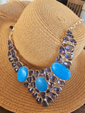 Collar espectacular en tonos de azul