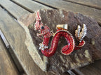 Collar Colgante Dragón Oriental Rojo – Dorado y Cristales (Betsey Johnson)