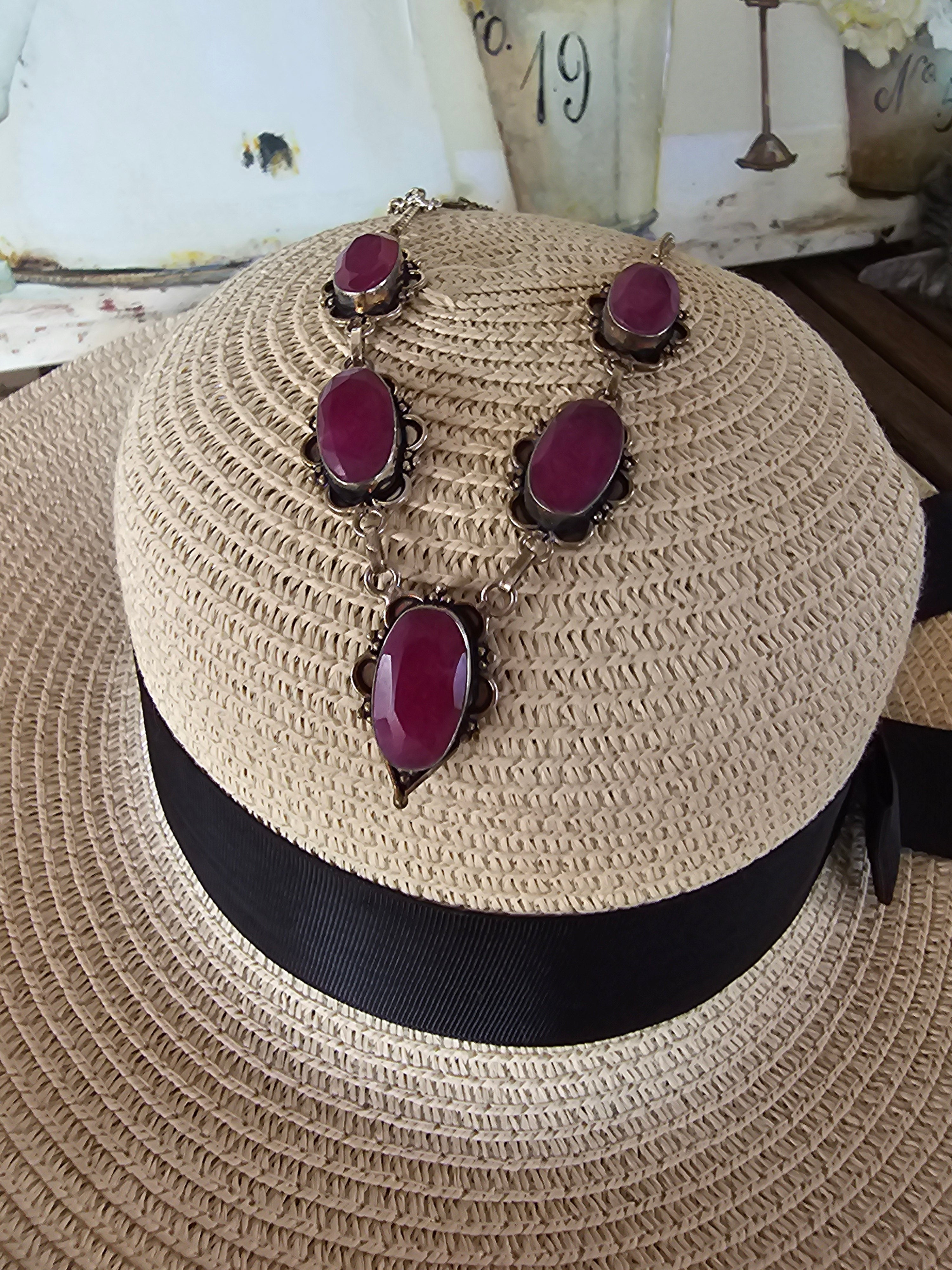 Collar púrpura lindo