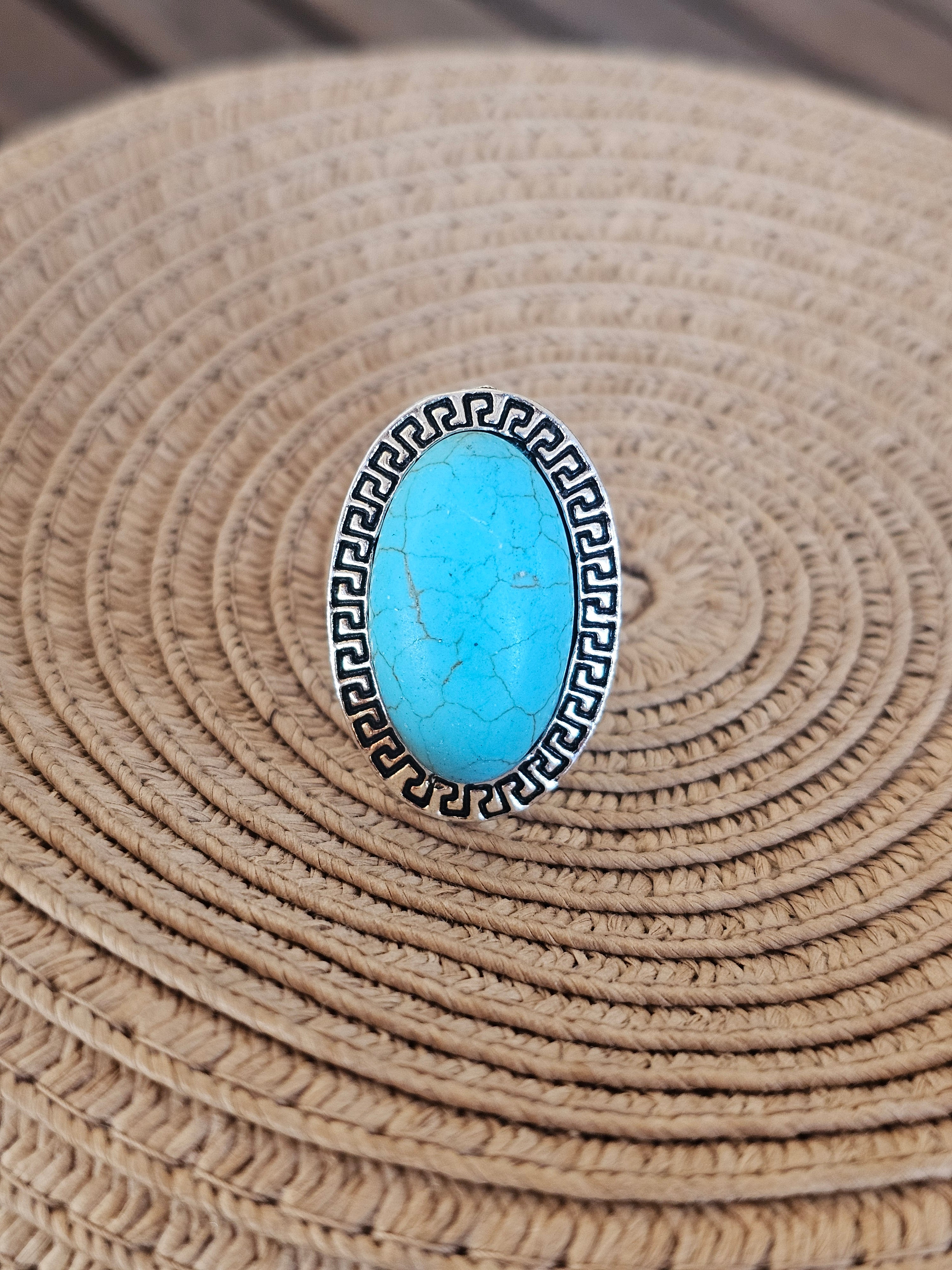 Llamativo anillo estilo bohemio