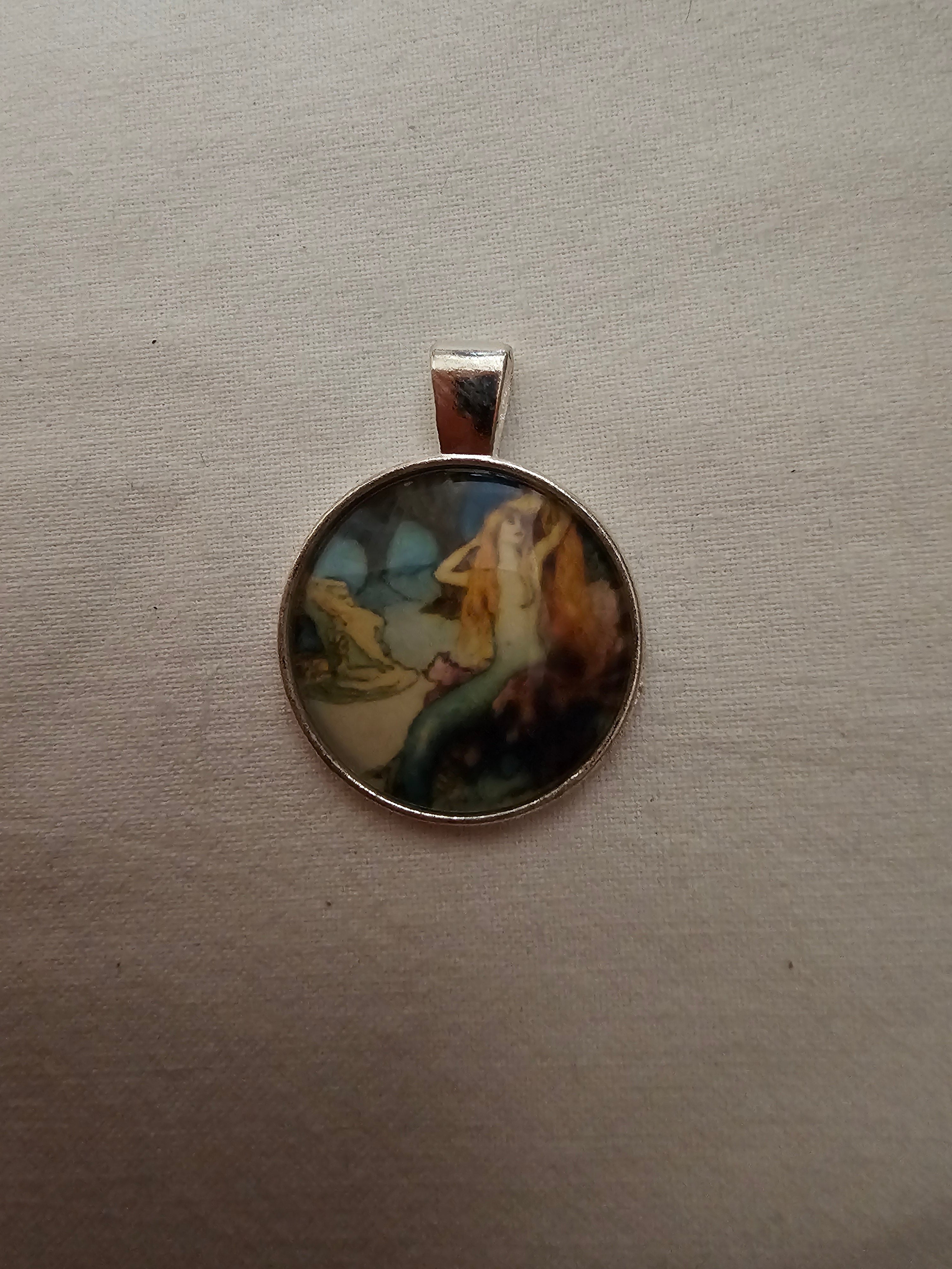 Colgante con dibujo de la sirena