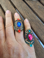 Enorme y magnífico anillo diseño audaz