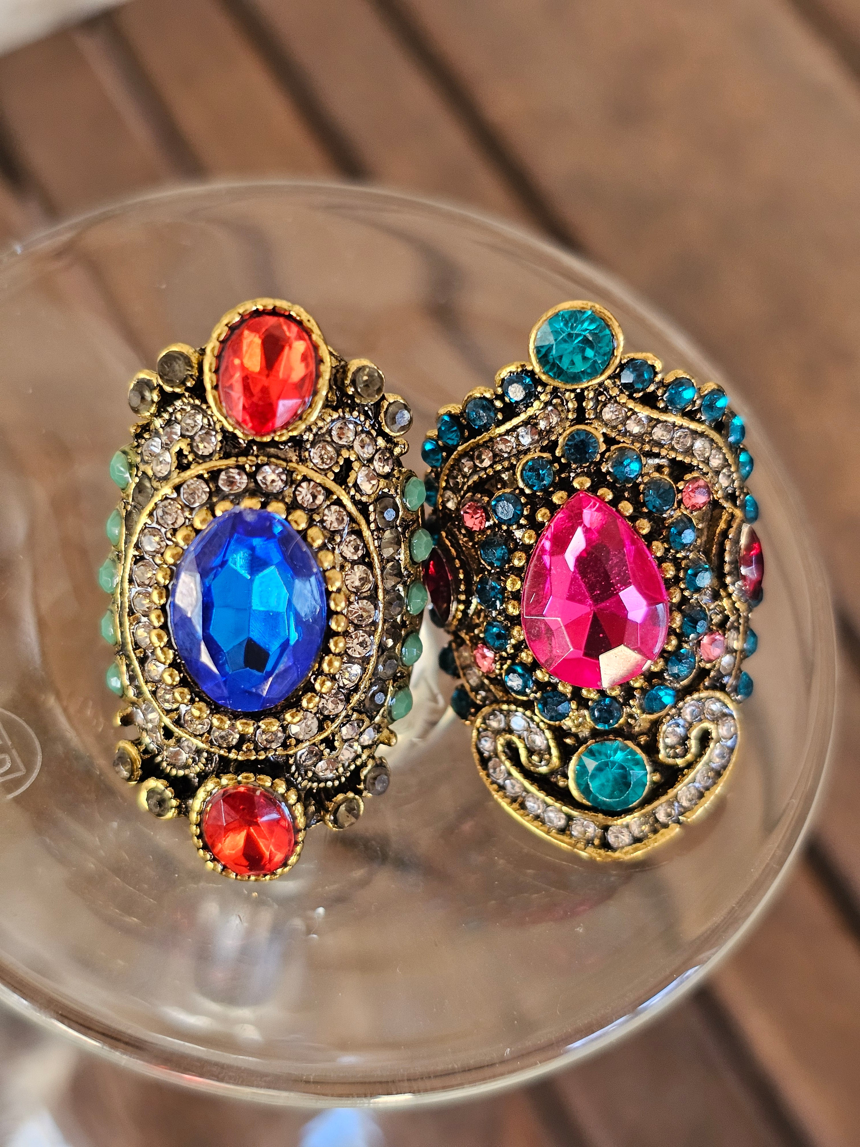 Enorme y magnífico anillo diseño audaz