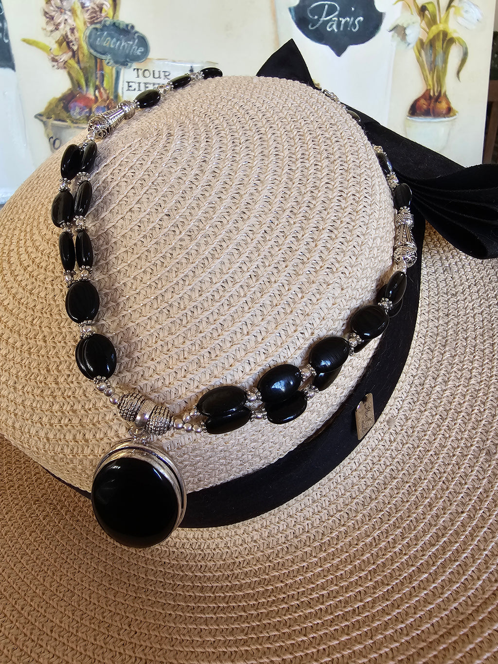 Collar elegante negro