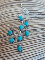 Conjunto de collar y pendientes turquesa