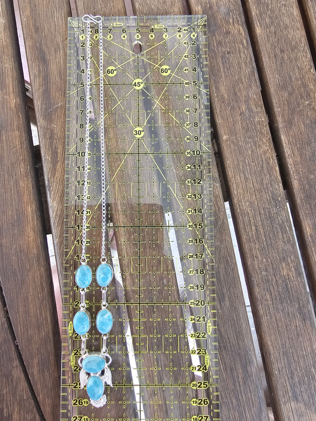 Bonito collar lavalier con alas