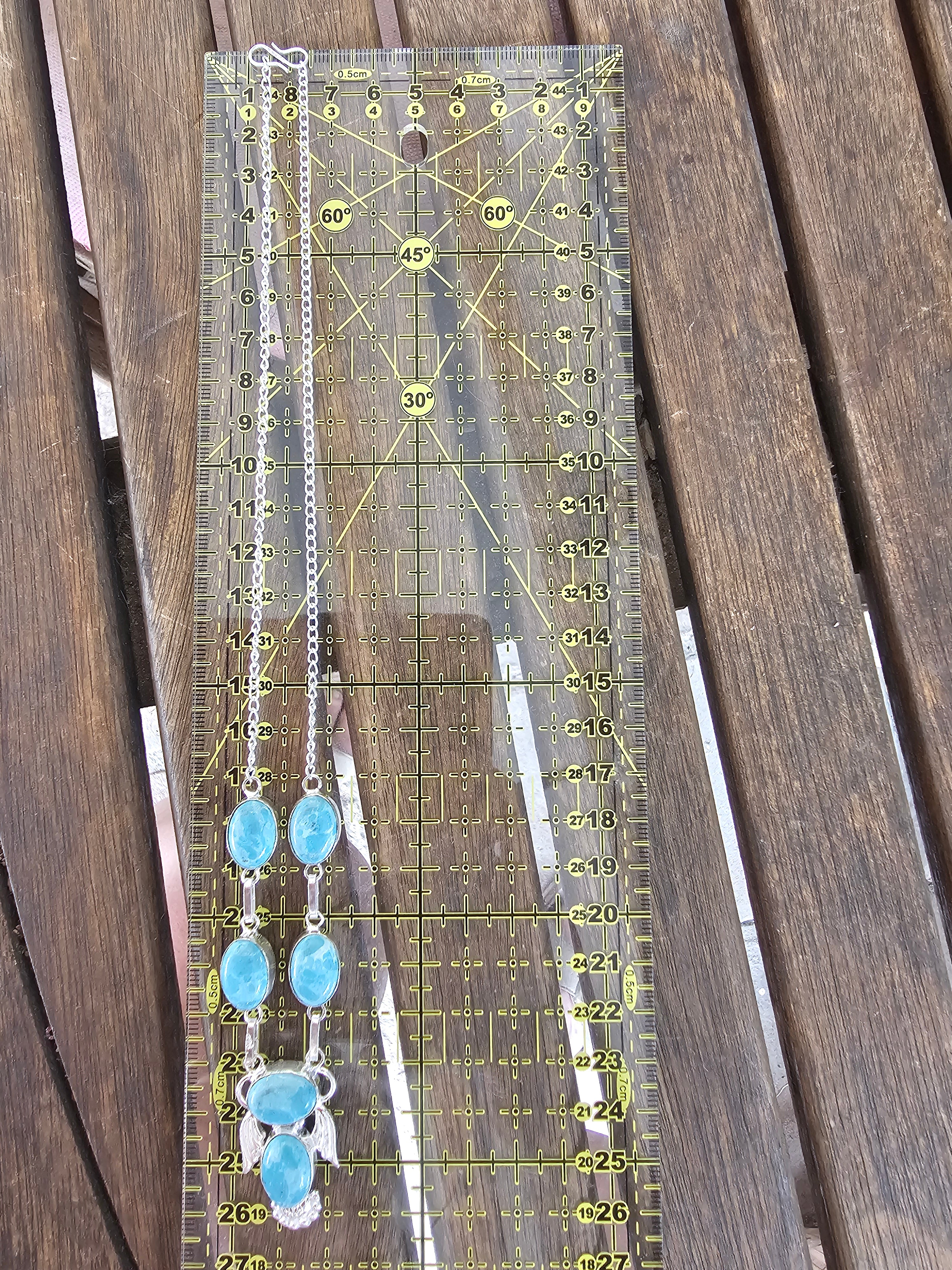 Bonito collar lavalier con alas