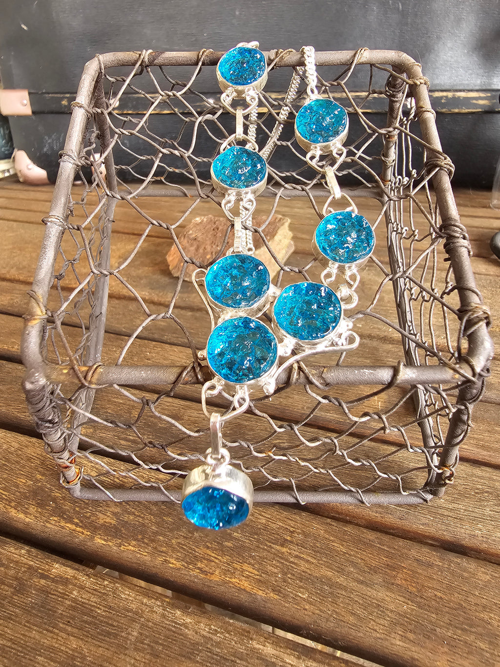 Lindo collar azul  para cualquier ocasión