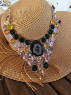 Collar magnífico con colores