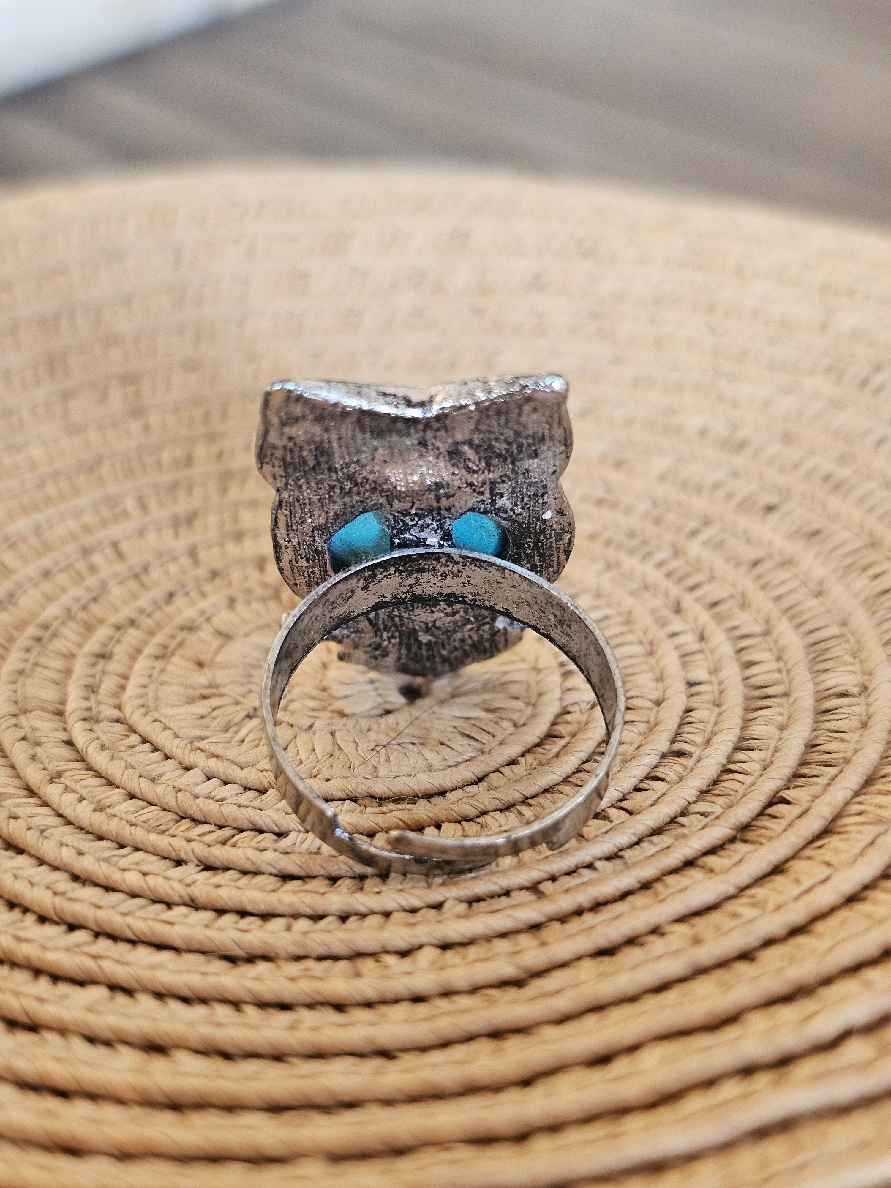 Hermoso anillo bohemio en forma de búho