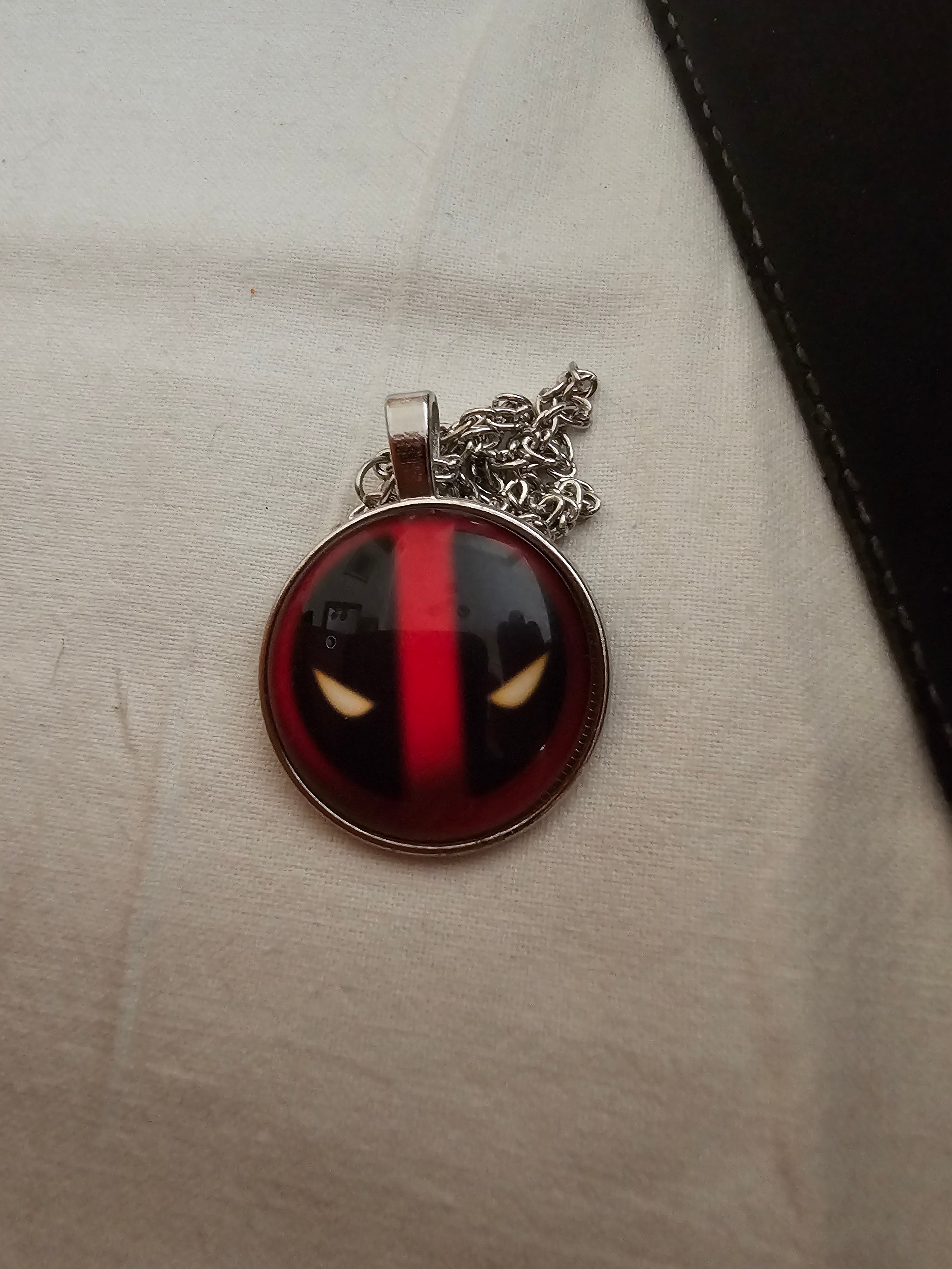 Deadpool de Marvel superheroe, colgante en burbuja de vidrio