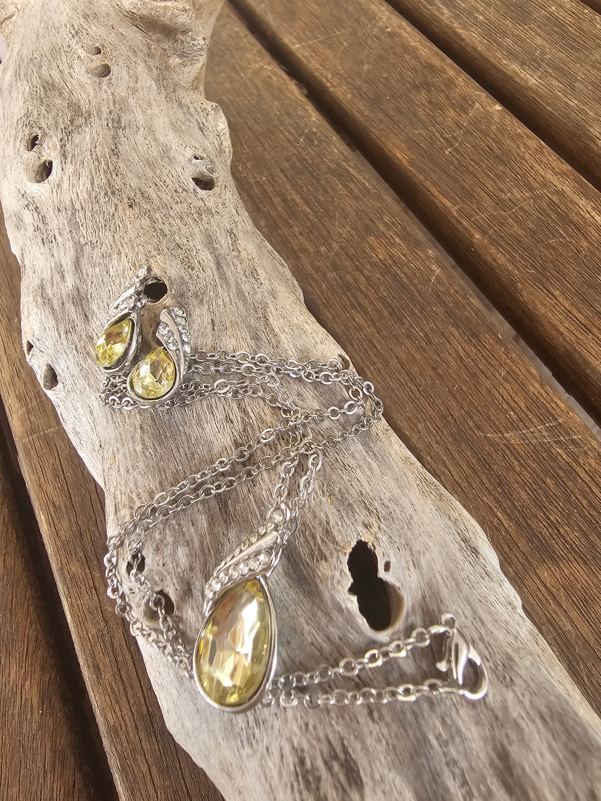 Conjunto de Collar y Pendientes de Cristal Amarillo Elegancia Silvestre