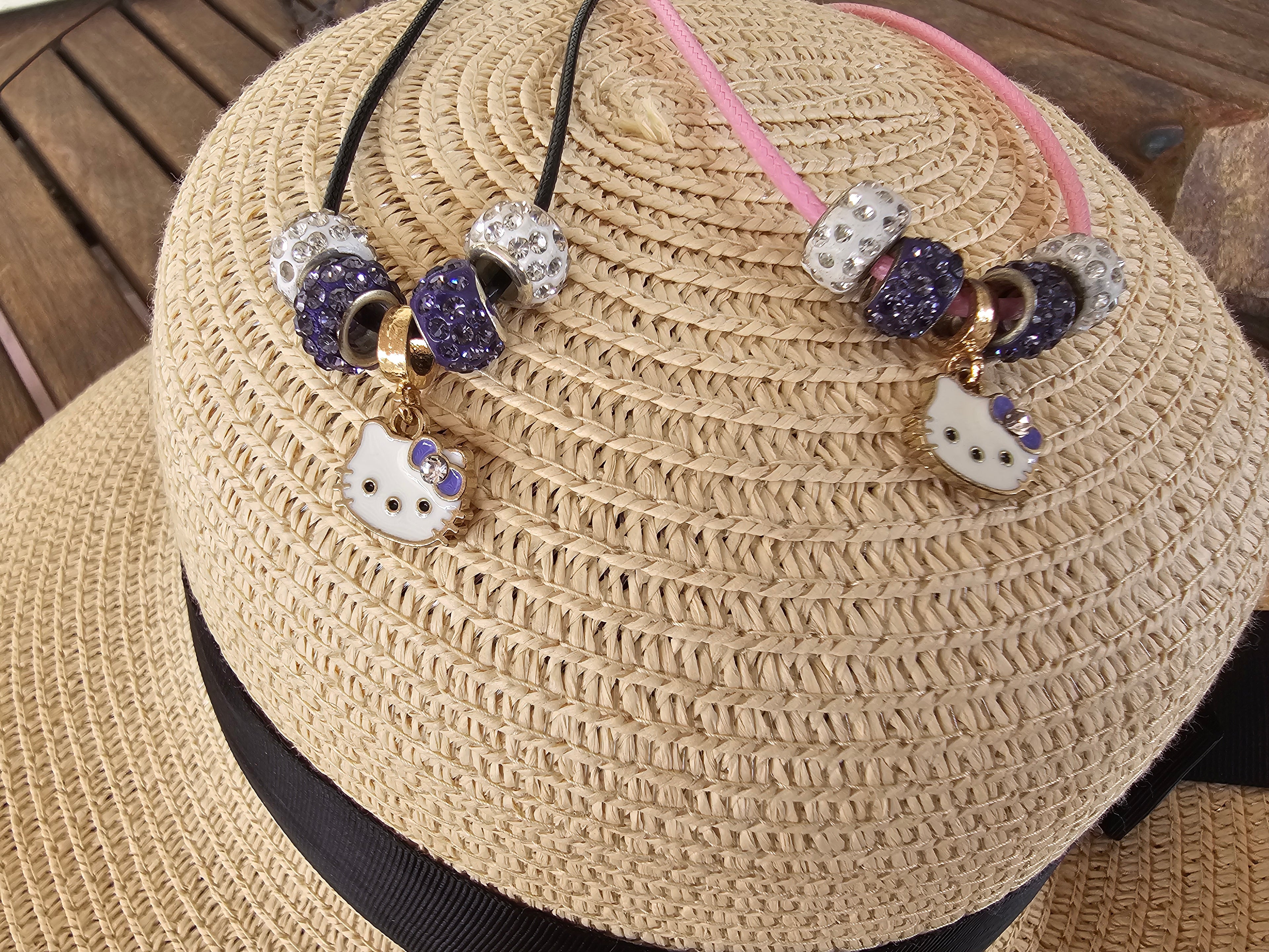 Collar con Dije de Gatita y Charms de Cristal
