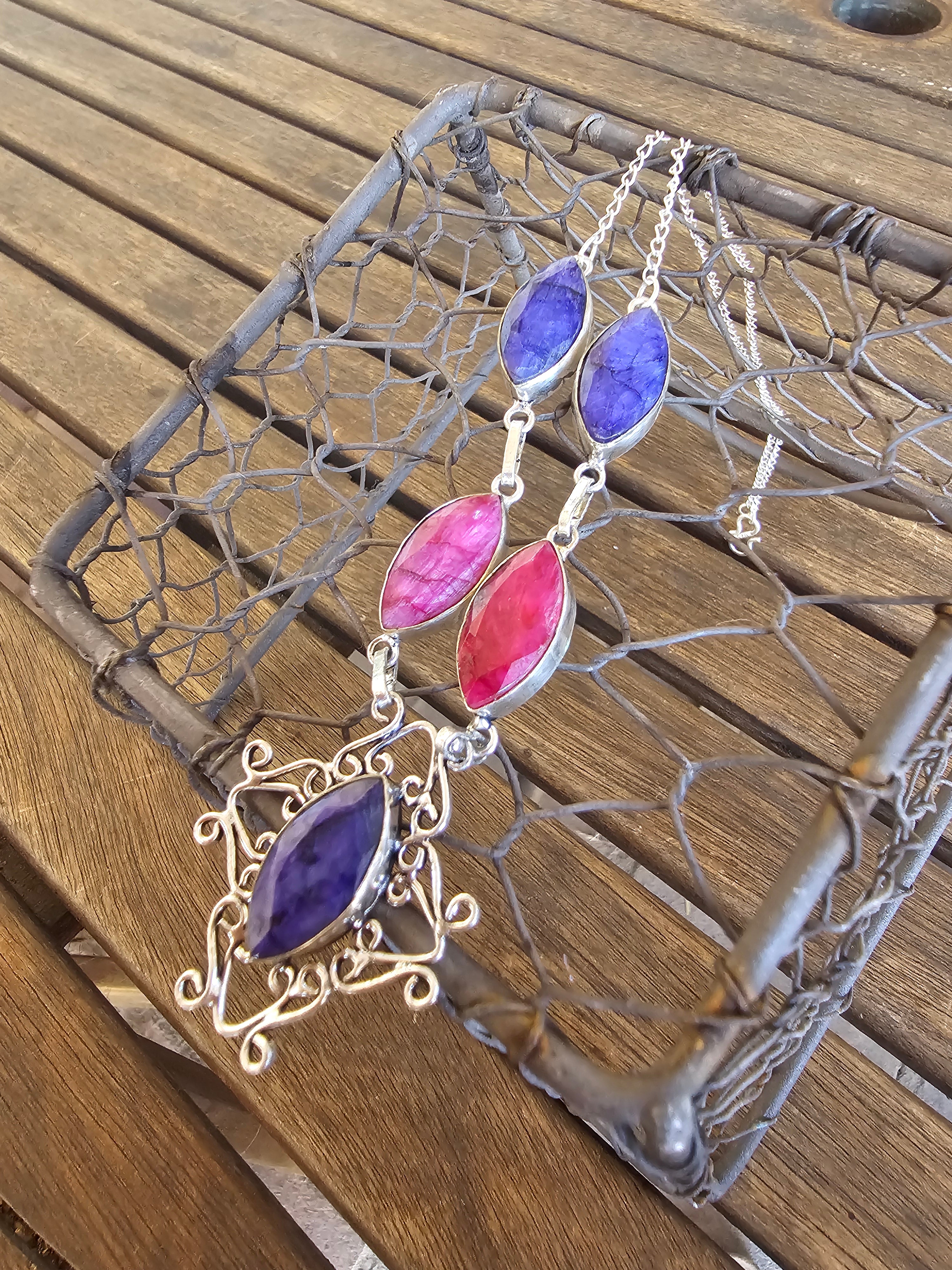 Lindo collar púrpura y pink para cualquier ocasión