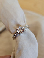 Anillo clásico con cristales